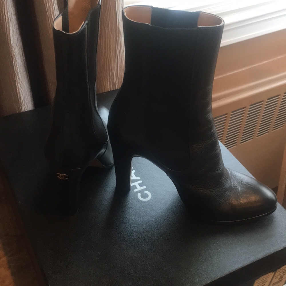 Chanel boots - Picture 2 of 3
